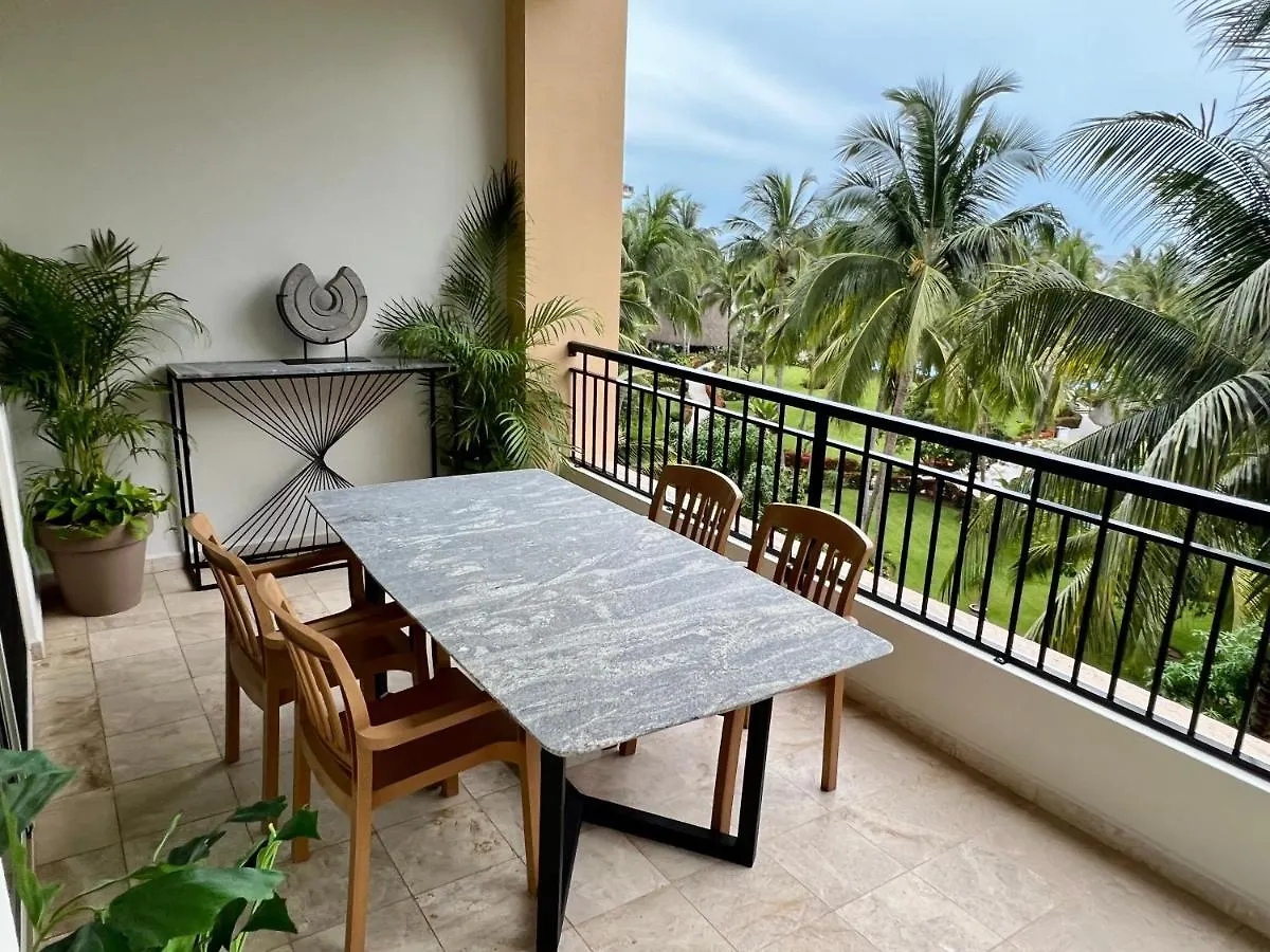 Beachfront 2 Bedroom Condo In Playa Royale Resort, Nuevo Vallarta 0*,  México